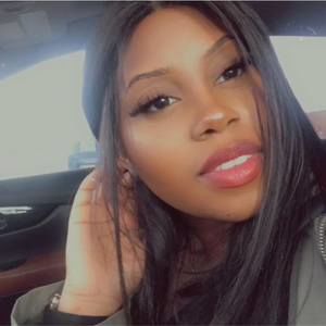 Meet your Posher, Janelle